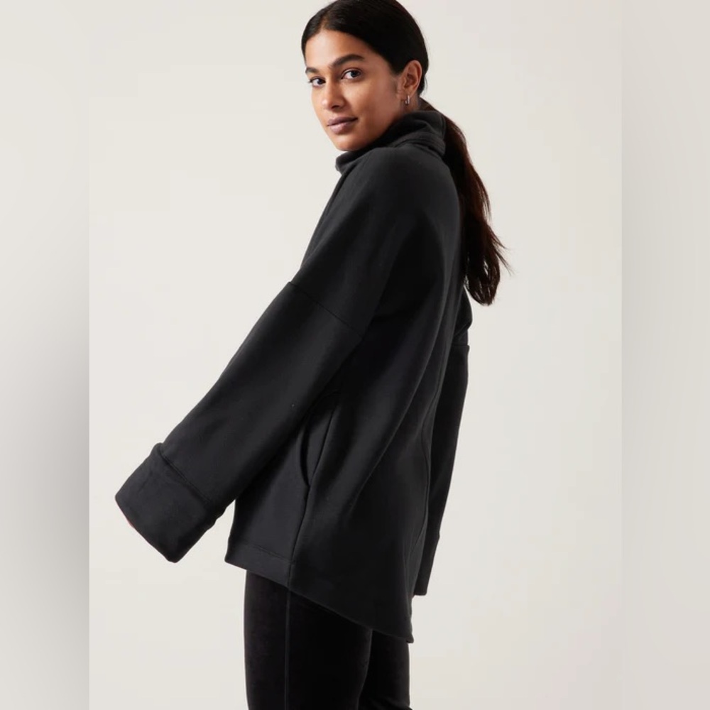 Athleta Cozy Karma Funnel Neck Sweatshirt in Black Women’s Small